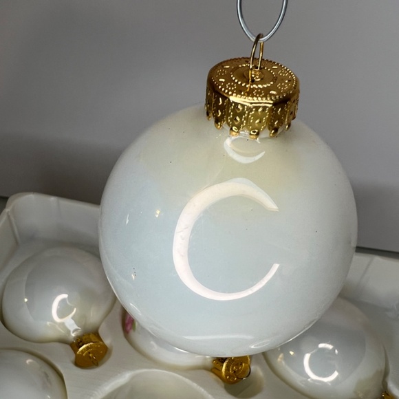 6 Vintage White Tree Ornaments Glass Balls Danson In Original Box 2.5” - Picture 4 of 14
